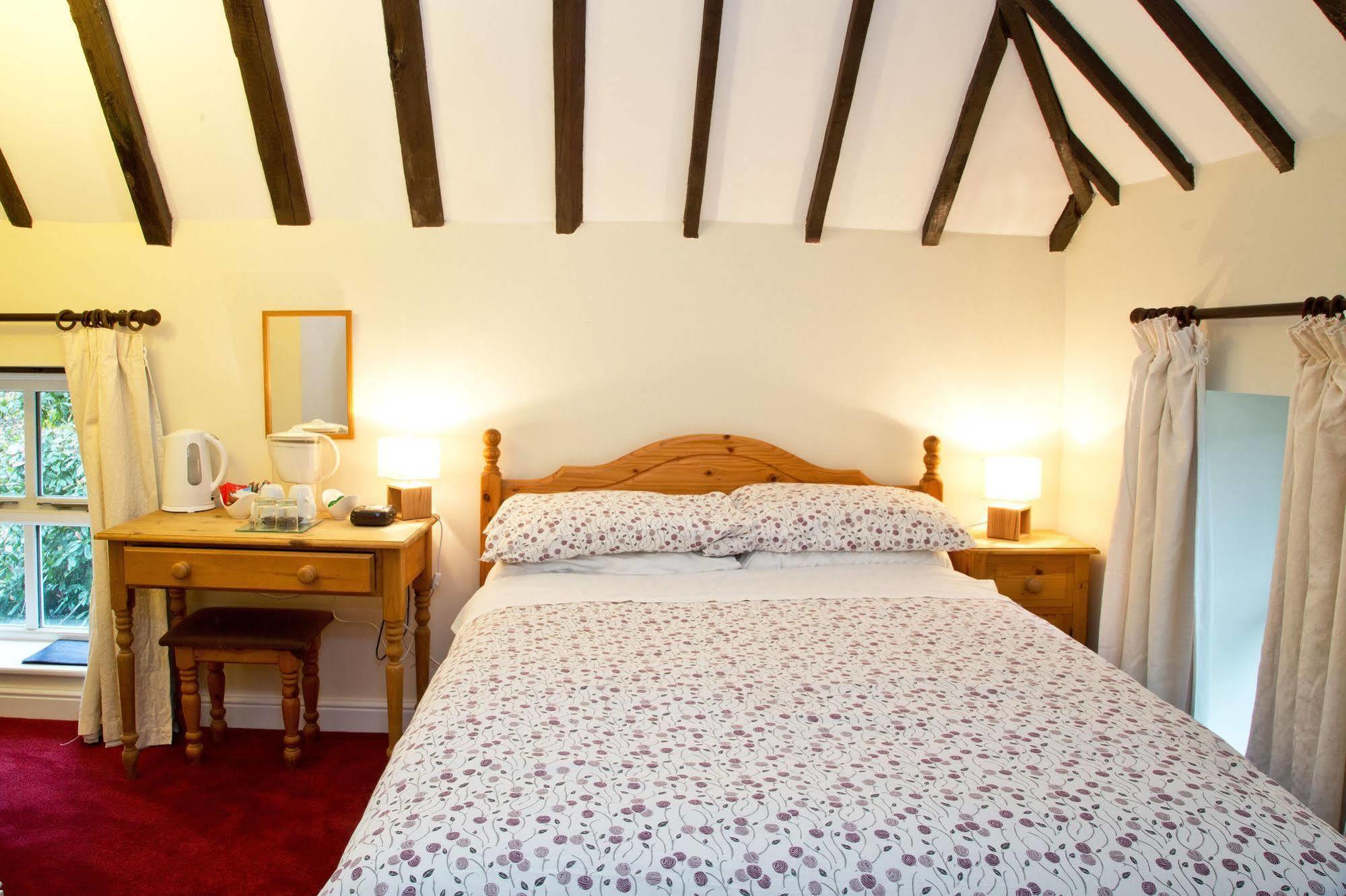 Detling Coachhouse Bed & Breakfast Maidstone Exterior photo